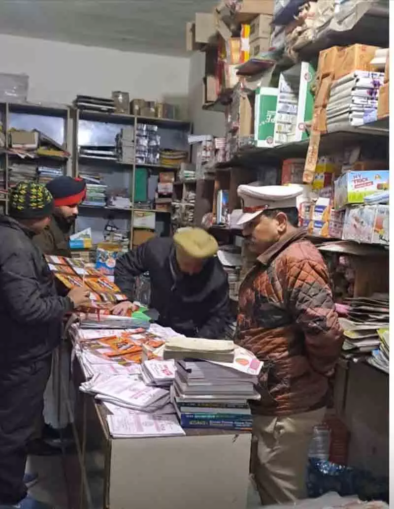 Ludhiana: चीन में बनी ‘घातक’ पतंग की डोर के खिलाफ लड़ाई Ludhiana: चीन में बनी ‘घातक’ पतंग की डोर के खिलाफ लड़ाई