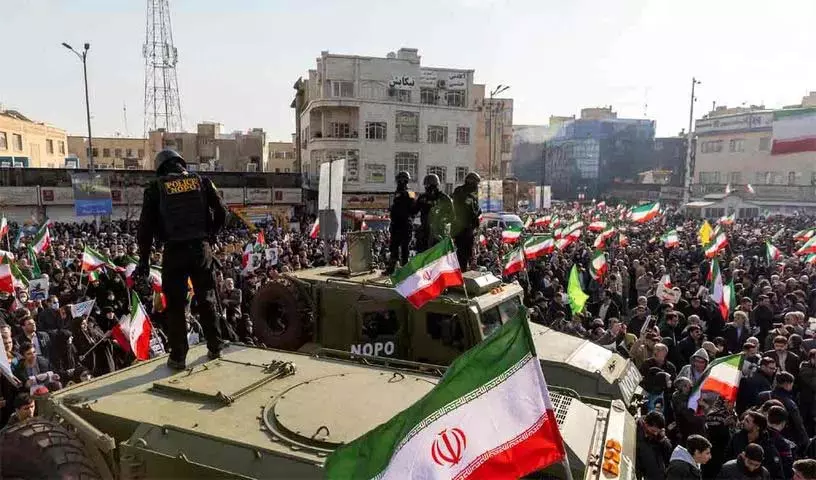 Iran में विरोध प्रदर्शन तेज़, 2,571 लोगों की मौत, ह्यूमन राइट्स वॉच का कहना Iran में विरोध प्रदर्शन तेज़, 2,571 लोगों की मौत, ह्यूमन राइट्स वॉच का कहना