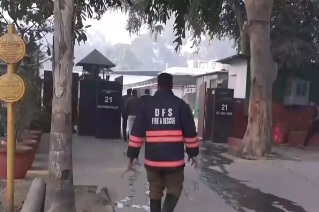 केंद्रीय मंत्री रविशंकर प्रसाद के घर में आग, राहत कार्य जारी केंद्रीय मंत्री रविशंकर प्रसाद के घर में आग, राहत कार्य जारी