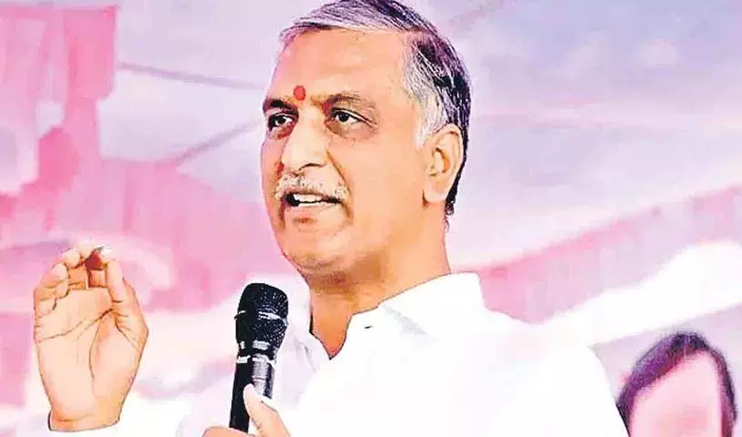 Harish Rao ने पत्रकारों की गैर-कानूनी गिरफ्तारी के लिए रेवंत रेड्डी सरकार की आलोचना की Harish Rao ने पत्रकारों की गैर-कानूनी गिरफ्तारी के लिए रेवंत रेड्डी सरकार की आलोचना की