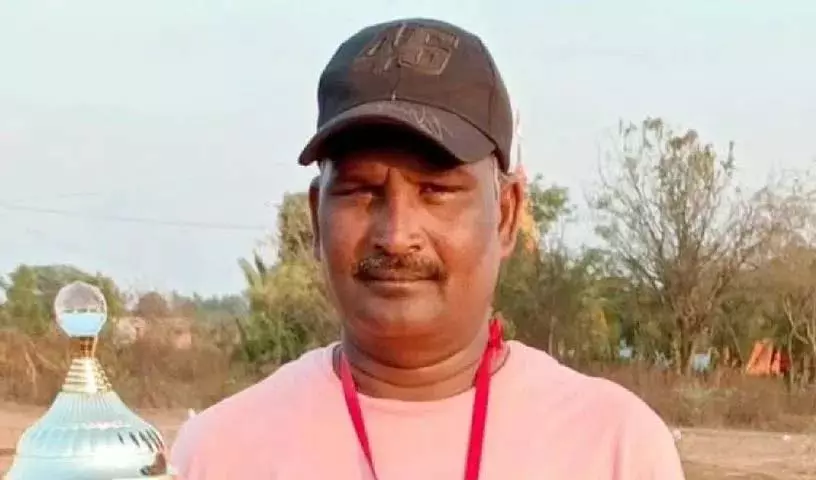 Karnataka में बाइकर की चाइनीज मांझे से गला कटने से मौत, बेटी को फोन किया Karnataka में बाइकर की चाइनीज मांझे से गला कटने से मौत, बेटी को फोन किया