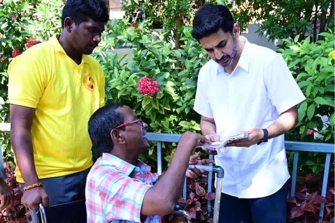 Nara Lokesh का जनता दरबार जारी, भोगी पर नरवरिपल्ले में 81वां दिन Nara Lokesh का जनता दरबार जारी, भोगी पर नरवरिपल्ले में 81वां दिन