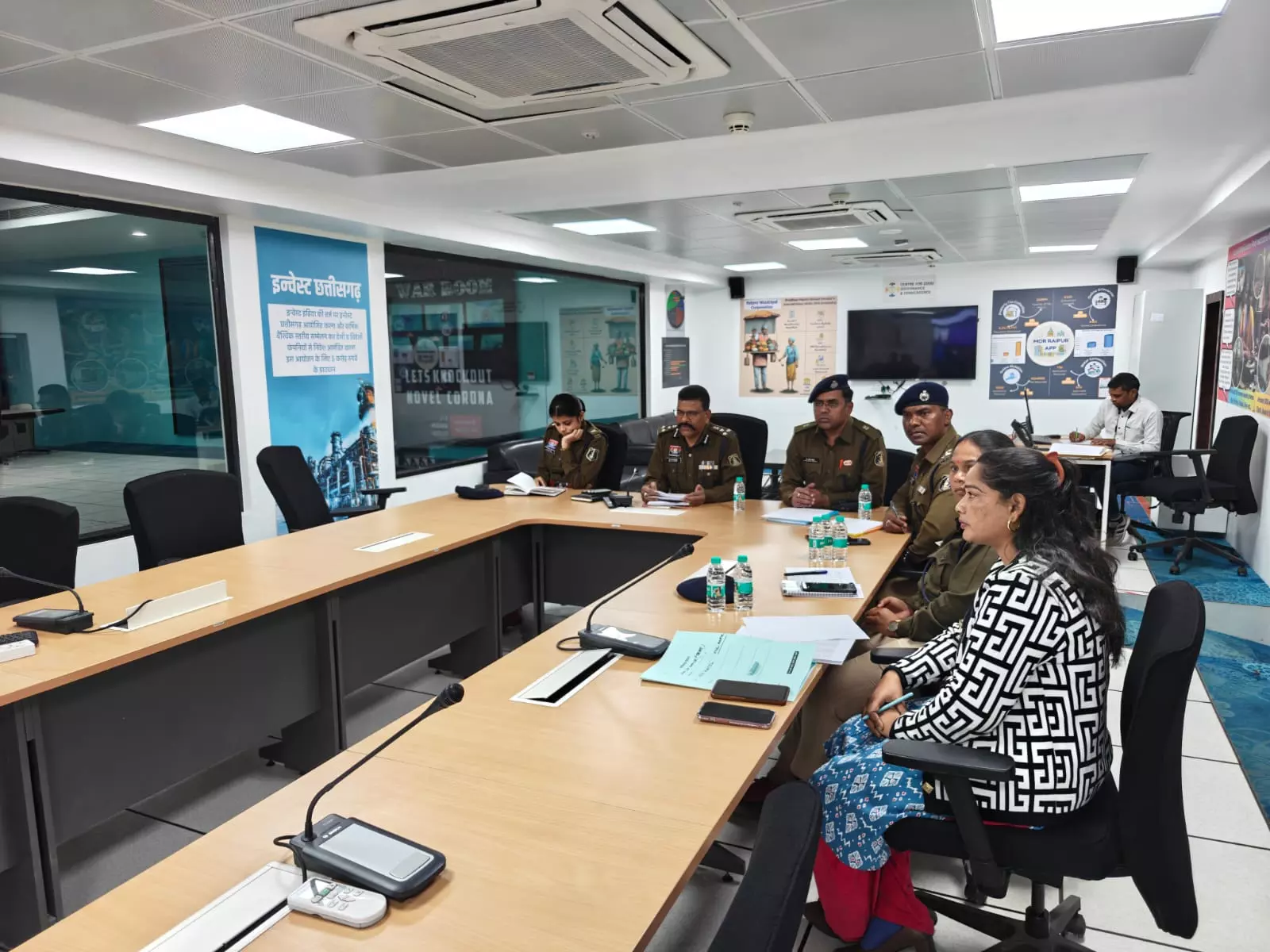 सड़क सुरक्षा माह 2026: सड़क दुर्घटनाओं की रोकथाम को लेकर SSP लाल उम्मेद ने ली बैठक सड़क सुरक्षा माह 2026: सड़क दुर्घटनाओं की रोकथाम को लेकर SSP लाल उम्मेद ने ली बैठक