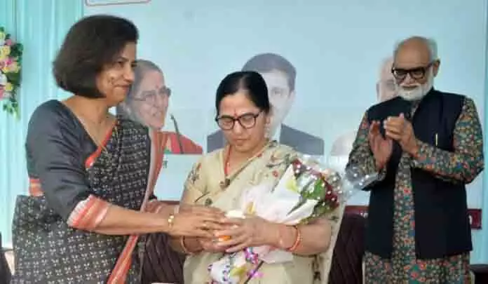 डॉ. क्षमा कौल ने MGAHU में निर्वासन में जीवन पर व्याख्यान दिया डॉ. क्षमा कौल ने MGAHU में निर्वासन में जीवन पर व्याख्यान दिया
