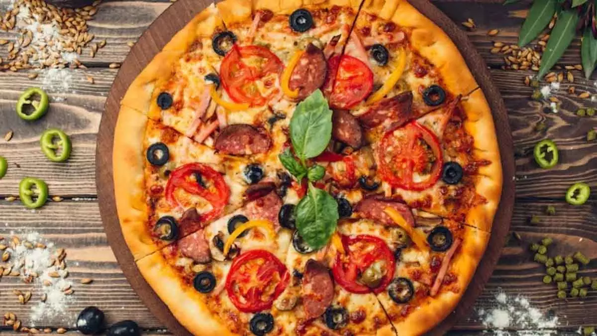 ओवन के बिना भी बनाएं बाजार जैसा चीजी Pizza, कड़ाही में आसान तरीका ओवन के बिना भी बनाएं बाजार जैसा चीजी Pizza, कड़ाही में आसान तरीका