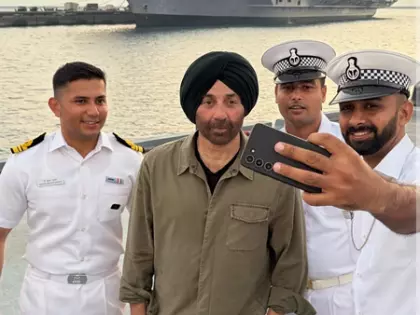 बॉलीवुड स्टार Sunny देओल ने इंडियन नेवी के साथ फोटो शेयर की बॉलीवुड स्टार Sunny देओल ने इंडियन नेवी के साथ फोटो शेयर की