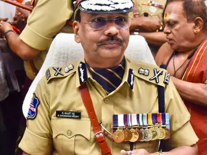 DGP का सख्त संदेश: सोशल मीडिया पर किसी की छवि खराब करने में न पड़ें DGP का सख्त संदेश: सोशल मीडिया पर किसी की छवि खराब करने में न पड़ें
