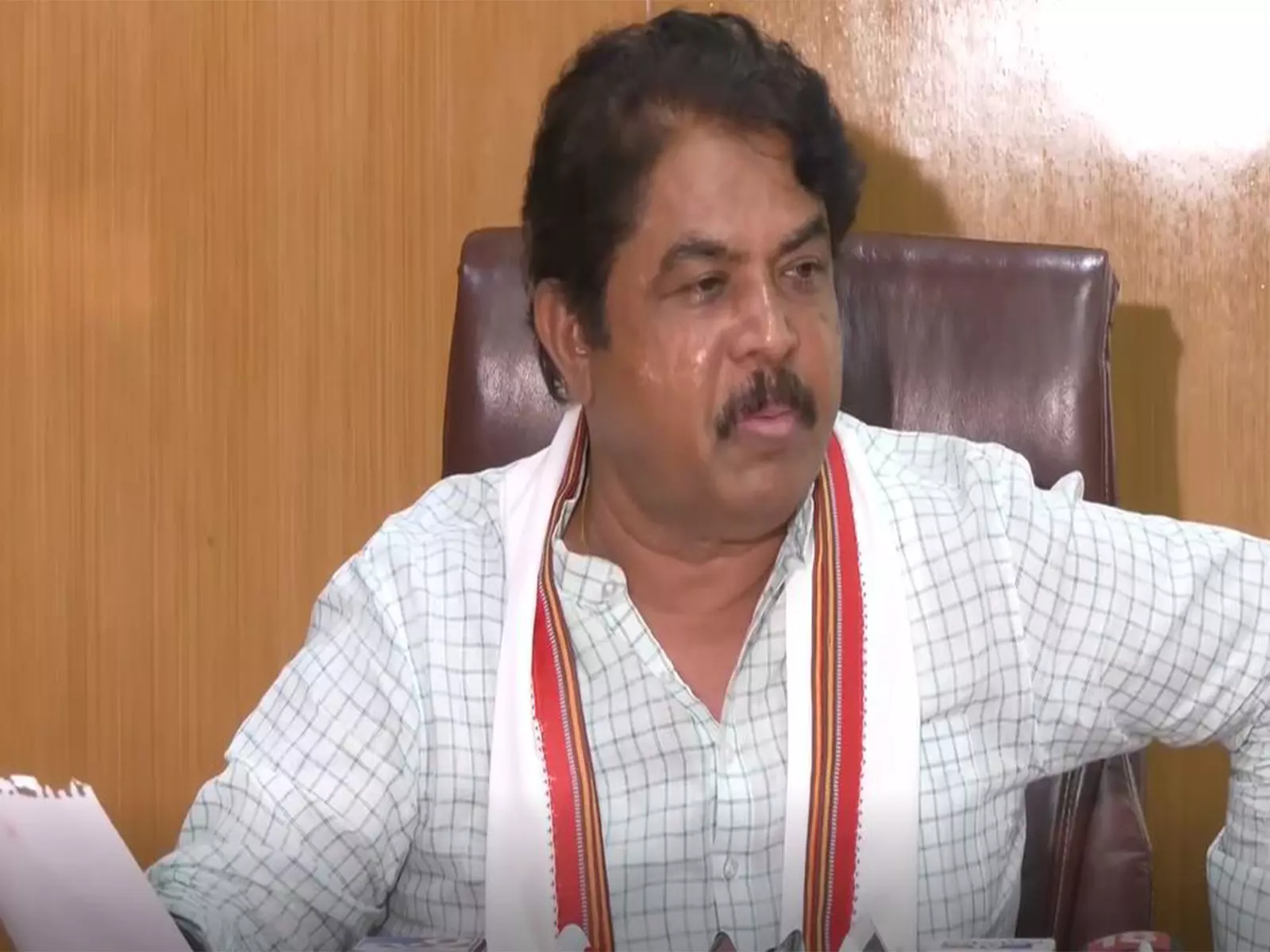 Karnataka के विपक्ष के नेता आर अशोक ने शिदलाघट्टा घटना की निंदा की और कांग्रेस की आलोचना की Karnataka के विपक्ष के नेता आर अशोक ने शिदलाघट्टा घटना की निंदा की और कांग्रेस की आलोचना की