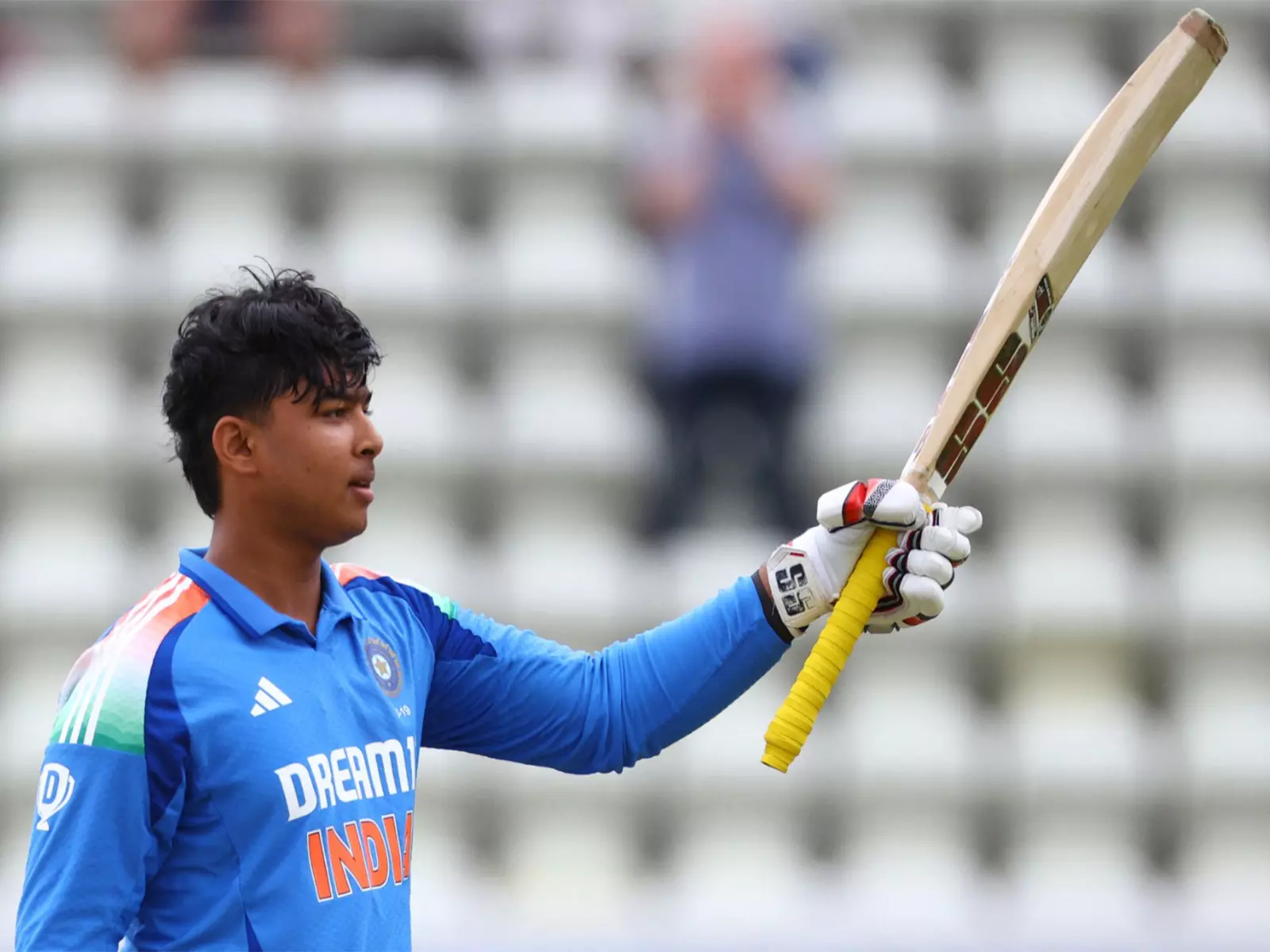 ICC अंडर-19 विश्व कप: म्हात्रे के नेतृत्व वाली टीम इंडिया छठे खिताब के लिए अभियान शुरू करेगी ICC अंडर-19 विश्व कप: म्हात्रे के नेतृत्व वाली टीम इंडिया छठे खिताब के लिए अभियान शुरू करेगी