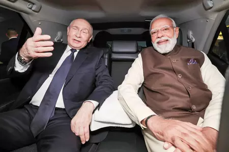 भू-राजनीतिक तनाव के बीच भारत–रूस संबंध वैश्विक स्थिरता को दिशा दे सकते हैं: रिपोर्ट भू-राजनीतिक तनाव के बीच भारत–रूस संबंध वैश्विक स्थिरता को दिशा दे सकते हैं: रिपोर्ट