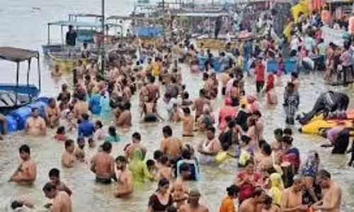 Ayodhya: आज पांच लाख से अधिक श्रद्धालु लगाएंगे सरयू में डुबकी, चप्पे-चप्पे पर सुरक्षा Ayodhya: आज पांच लाख से अधिक श्रद्धालु लगाएंगे सरयू में डुबकी, चप्पे-चप्पे पर सुरक्षा
