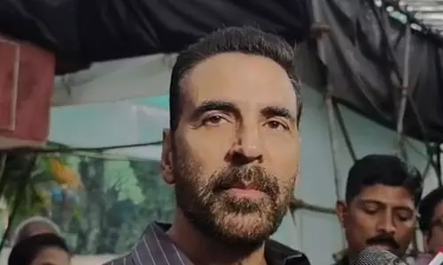 बीएमसी चुनाव में मतदान के बाद अक्षय कुमार की अपील, मुंबईकर का असली हीरो बनना है तो आकर करें वोट