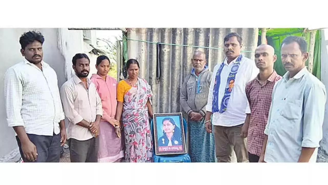 Bhim Army ने आत्महत्या करने वाली डॉ. लावण्या के लिए 50 लाख रुपये की मांग की Bhim Army ने आत्महत्या करने वाली डॉ. लावण्या के लिए 50 लाख रुपये की मांग की