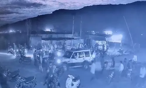शराब दुकान से किडनैप Live वीडियो, स्कॉर्पियो में थे बदमाश