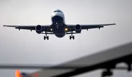 New Delhi: इंडिगो के बाद इस एयरलाइन की बड़ी सेल New Delhi: इंडिगो के बाद इस एयरलाइन की बड़ी सेल