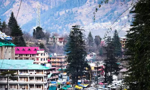Manali: देव परंपरा निभाने को ग्रामीणों ने छोड़ी तकनीक Manali: देव परंपरा निभाने को ग्रामीणों ने छोड़ी तकनीक