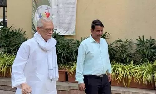 अगर आप वोट नहीं देते तो शिकायत करने का अधिकार खो देते हैं: गीतकार गुलजार