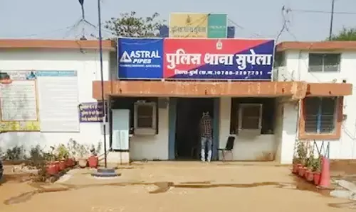 वर्कर की मौत मामले में दुकान संचालक के खिलाफ FIR दर्ज