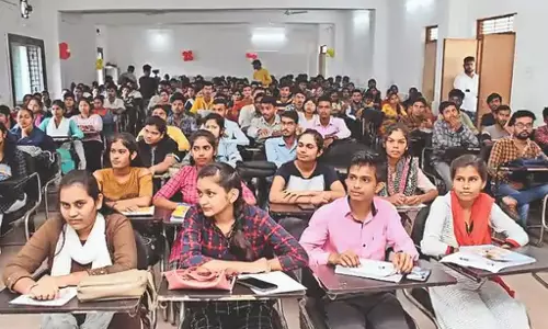 रायपुर में फ्री कोचिंग, प्रतियोगी एग्जाम की तैयारी करने वाले युवाओं के लिए खुशखबरी रायपुर में फ्री कोचिंग, प्रतियोगी एग्जाम की तैयारी करने वाले युवाओं के लिए खुशखबरी