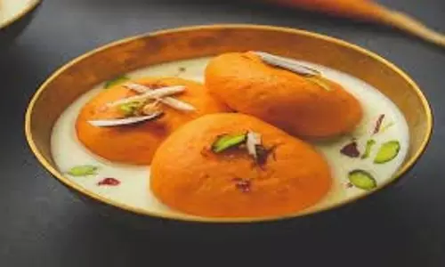 Gajar ki Rasmalai Recipe: इस सर्दी बनाएं यह नई और शाही मिठाई
