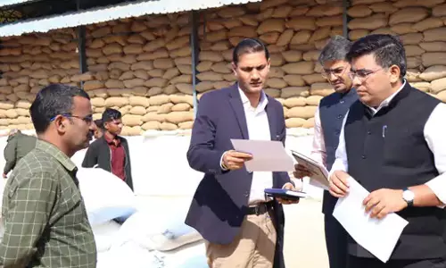 कलेक्टर ने धान खरीदी व्यवस्था का किया औचक निरीक्षण