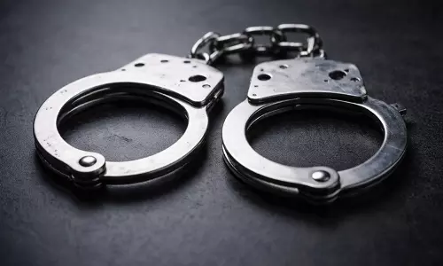 SIT ने सबरीमाला सोना चोरी मामले में केरल पुलिस अधिकारी के पिता की गिरफ्तारी दर्ज की SIT ने सबरीमाला सोना चोरी मामले में केरल पुलिस अधिकारी के पिता की गिरफ्तारी दर्ज की