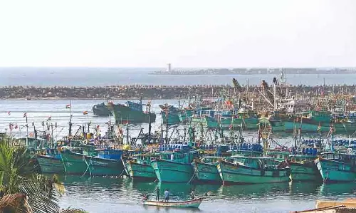 Chennai: कासिमेदु में समुद्र में 15 साल का लड़का बह गया