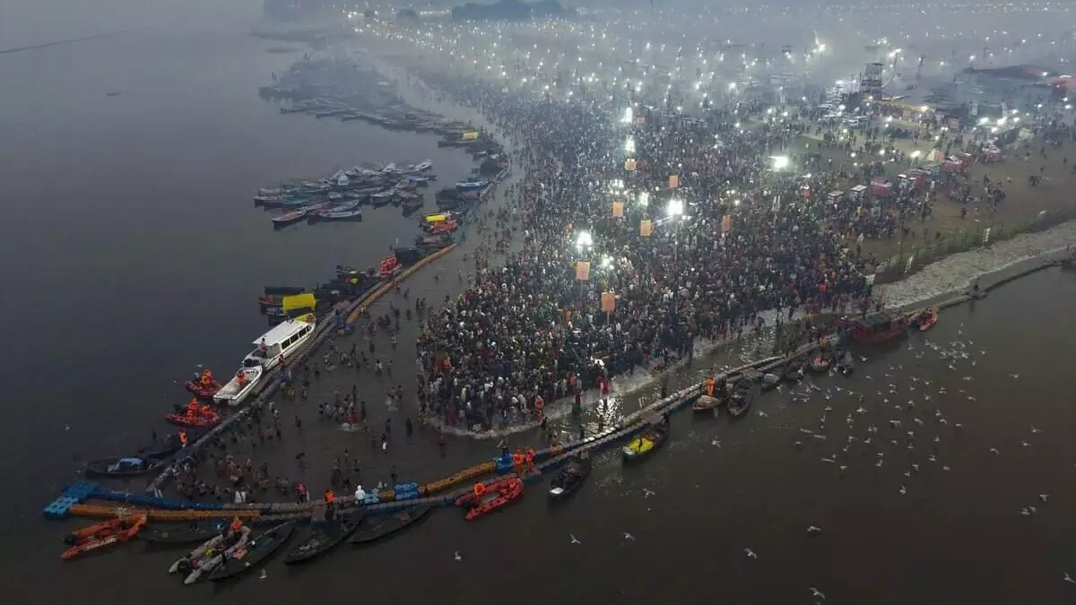 Magh Mela: मकर संक्रांति पर 21 लाख से ज़्यादा लोगों ने संगम में डुबकी लगाई