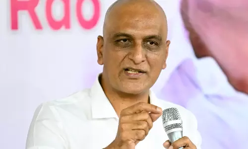 BRS ने मंत्री-आईएएस अधिकारी विवाद पर पत्रकारों की गिरफ्तारी की निंदा की BRS ने मंत्री-आईएएस अधिकारी विवाद पर पत्रकारों की गिरफ्तारी की निंदा की