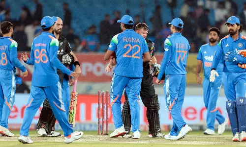 2nd ODI: गिल ने स्वीकारा, बीच के ओवरों में विकेट न लेना पड़ा भारी 2nd ODI: गिल ने स्वीकारा, बीच के ओवरों में विकेट न लेना पड़ा भारी