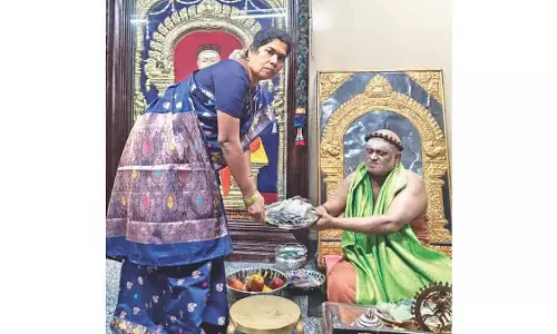 Suryanar Koil Mutt की चाबियां तिरुवदुथुरई अधीनम को सौंपी गईं Suryanar Koil Mutt की चाबियां तिरुवदुथुरई अधीनम को सौंपी गईं