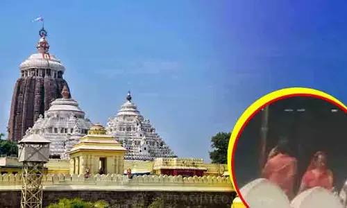 Jagannath Temple की सुरक्षा में सेंध, आनंद बाजार में मोबाइल इस्तेमाल से सवाल उठे