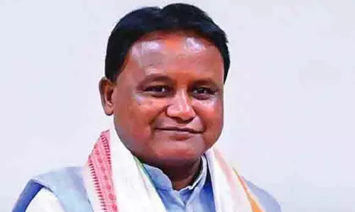 CM Majhi इन्वेस्टर्स मीट के लिए पश्चिम बंगाल के तीन दिवसीय दौरे पर जाएंगे CM Majhi इन्वेस्टर्स मीट के लिए पश्चिम बंगाल के तीन दिवसीय दौरे पर जाएंगे