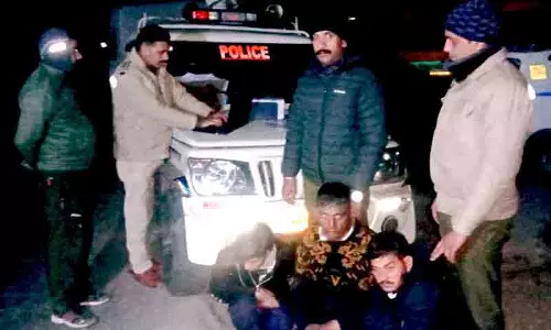 Kangra में 852 ग्राम चरस जब्त, तीन गिरफ्तार Kangra में 852 ग्राम चरस जब्त, तीन गिरफ्तार