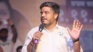 Rohit Pawar का आरोप, मतदान केंद्र दूर रखकर वोटिंग प्रभावित करने की कोशिश