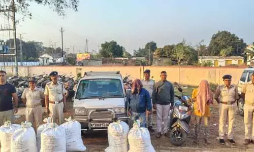 Khurda खुर्दा एक्साइज ने ड्रग्स जब्त किए, दो गिरफ्तार Khurda खुर्दा एक्साइज ने ड्रग्स जब्त किए, दो गिरफ्तार