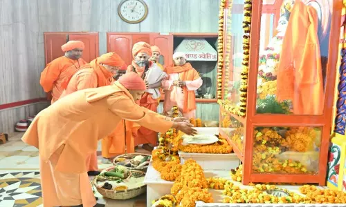 Gorakhpur: योगी आदित्यनाथ ने गोरखनाथ मंदिर में किया धार्मिक अनुष्ठान Gorakhpur: योगी आदित्यनाथ ने गोरखनाथ मंदिर में किया धार्मिक अनुष्ठान