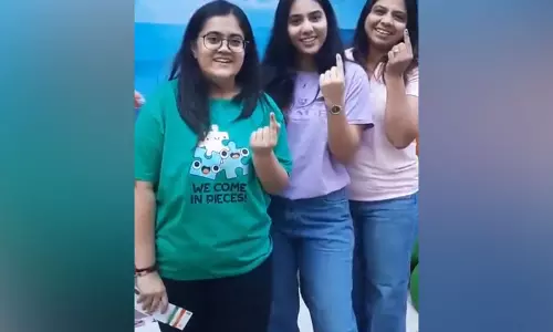 Maharashtra Election Commission का आदेश: स्याही मिटाने वालों को वोटिंग की अनुमति नहीं Maharashtra Election Commission का आदेश: स्याही मिटाने वालों को वोटिंग की अनुमति नहीं