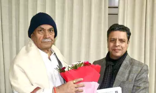 JAMMU: मुख्य चुनाव अधिकारी ने एलजी से मुलाकात की JAMMU: मुख्य चुनाव अधिकारी ने एलजी से मुलाकात की