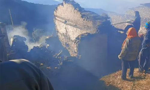 Uttarakhand: चमोली प्रशासन हाई अलर्ट पर, नंदा देवी वन में लगी आग पर काबू पाने के लिए हेलीकॉप्टर तैनात Uttarakhand: चमोली प्रशासन हाई अलर्ट पर, नंदा देवी वन में लगी आग पर काबू पाने के लिए हेलीकॉप्टर तैनात