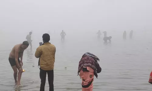 Farrukhabad: मकर संक्रांति पर गंगा तट पर उमड़ी श्रद्धालुओं की भीड़ Farrukhabad: मकर संक्रांति पर गंगा तट पर उमड़ी श्रद्धालुओं की भीड़