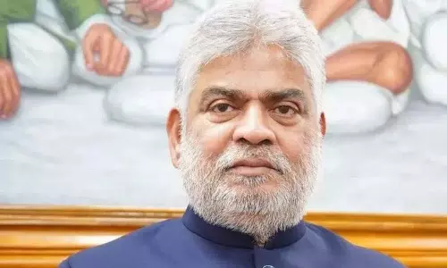 Telangana Speaker ने पार्टी बदलने वाले विधायकों के खिलाफ कार्रवाई करने से इनकार कर दिया Telangana Speaker ने पार्टी बदलने वाले विधायकों के खिलाफ कार्रवाई करने से इनकार कर दिया