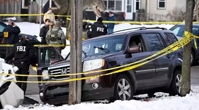 Minneapolis में गिरफ्तारी के दौरान हमला होने पर फेडरल अधिकारी ने व्यक्ति के पैर में गोली मार दी