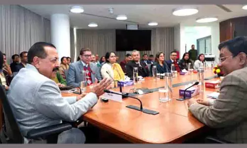 Dr Jitendra ने कार्मिक मंत्रालय में पदानुक्रम के सबसे निचले पायदान तक नए साल की समीक्षा की