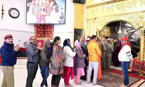 SMVDSB ने मकर संक्रांति पर भक्तों के लिए प्राकृतिक गुफा को फिर से खोल दिया