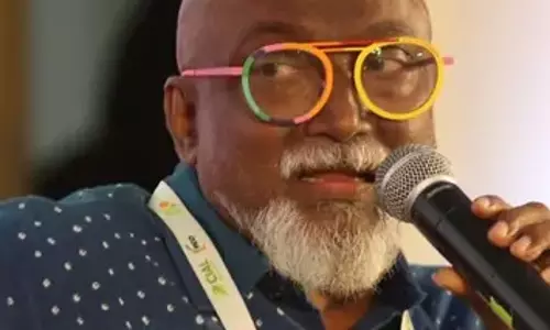 Kochi -मुज़िरिस बिएनले के प्रेसिडेंट पद से इस्तीफ़ा दे दिया