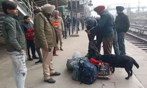 गणतंत्र दिवस से पहले Ludhiana रेलवे स्टेशन पर सरप्राइज चेकिंग गणतंत्र दिवस से पहले Ludhiana रेलवे स्टेशन पर सरप्राइज चेकिंग