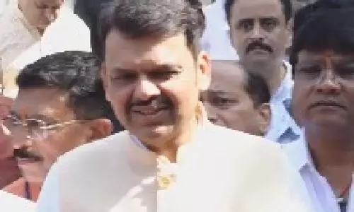 BMC चुनाव: मुंबई के लिए फडणवीस और ठाकरे के बीच मुकाबला