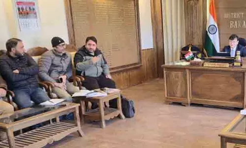 DC Baramulla ने नाबार्ड के तहत परियोजनाओं की प्रगति की समीक्षा की DC Baramulla ने नाबार्ड के तहत परियोजनाओं की प्रगति की समीक्षा की