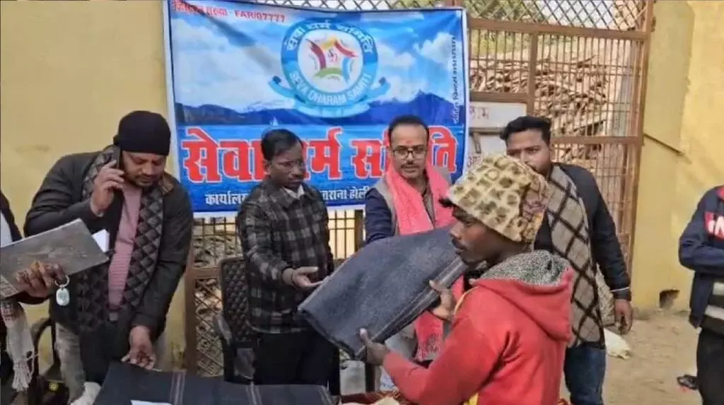 Farrukhabad: त्यौहार के मौके पर मजदूरों में खुशियाँ Farrukhabad: त्यौहार के मौके पर मजदूरों में खुशियाँ